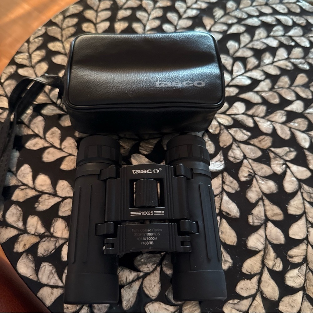 Tasco 10x25 Binoculars Fully Coated Optics 303FT/1000YDS 101M/1000M #168RB - Picture 3 of 4